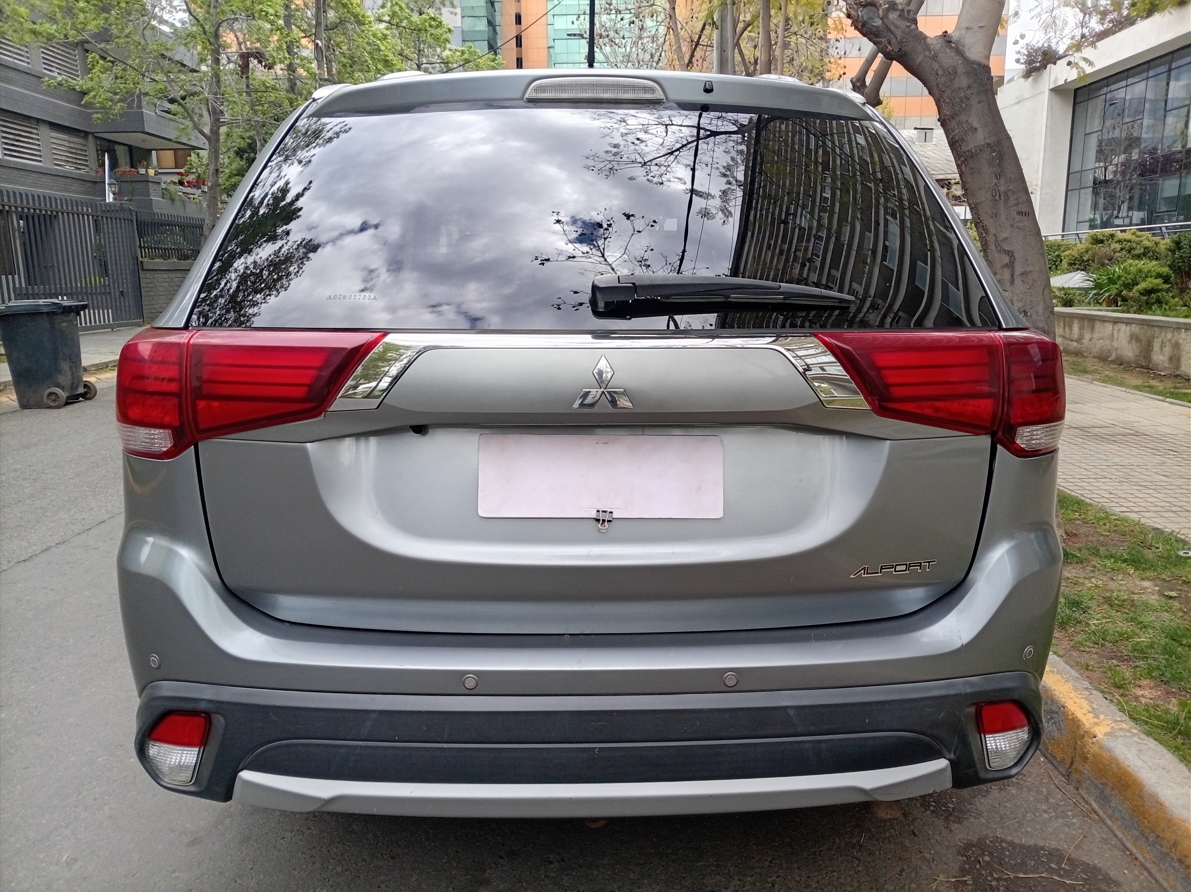 Mitsubishi OUTLANDER 5