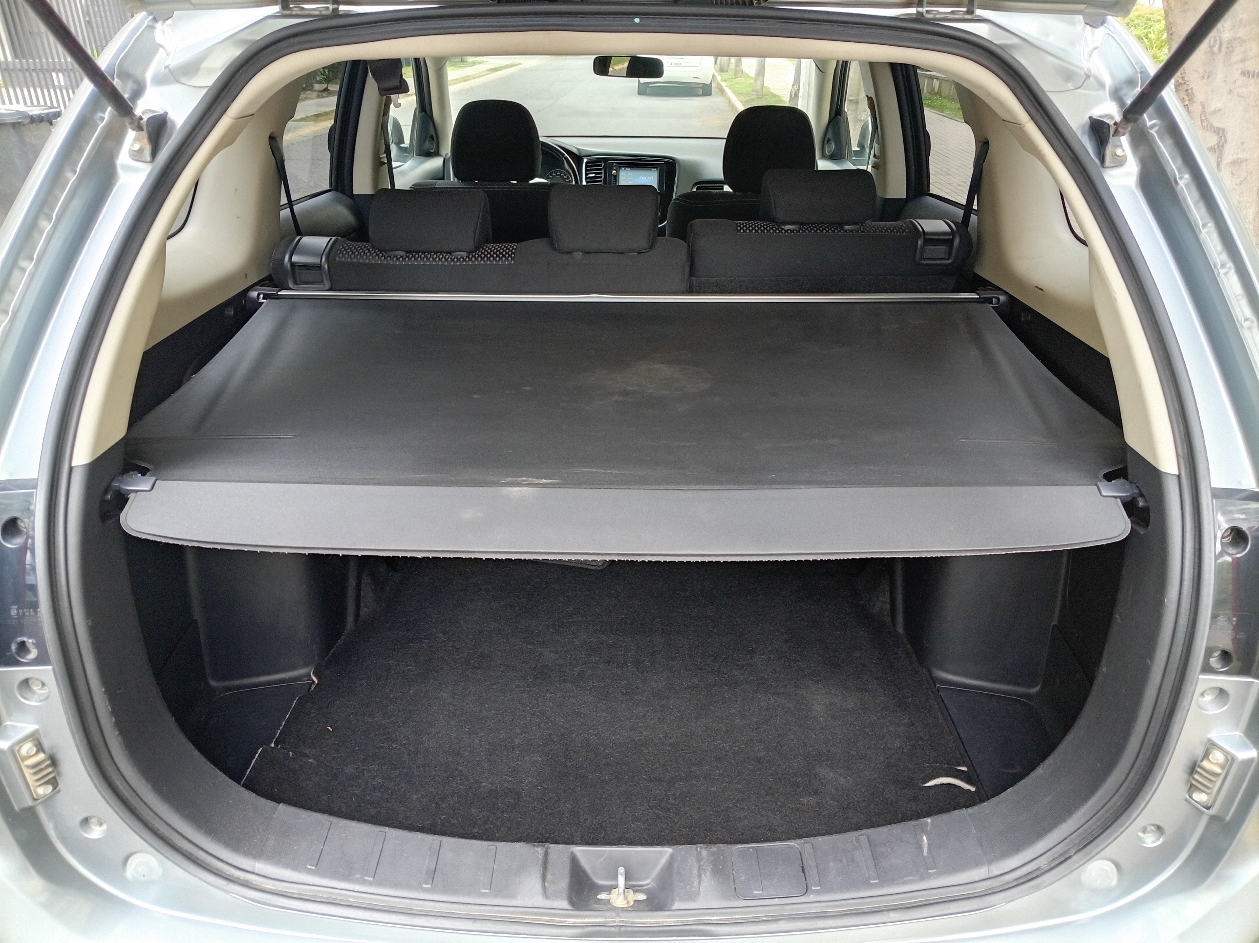 Mitsubishi OUTLANDER 18