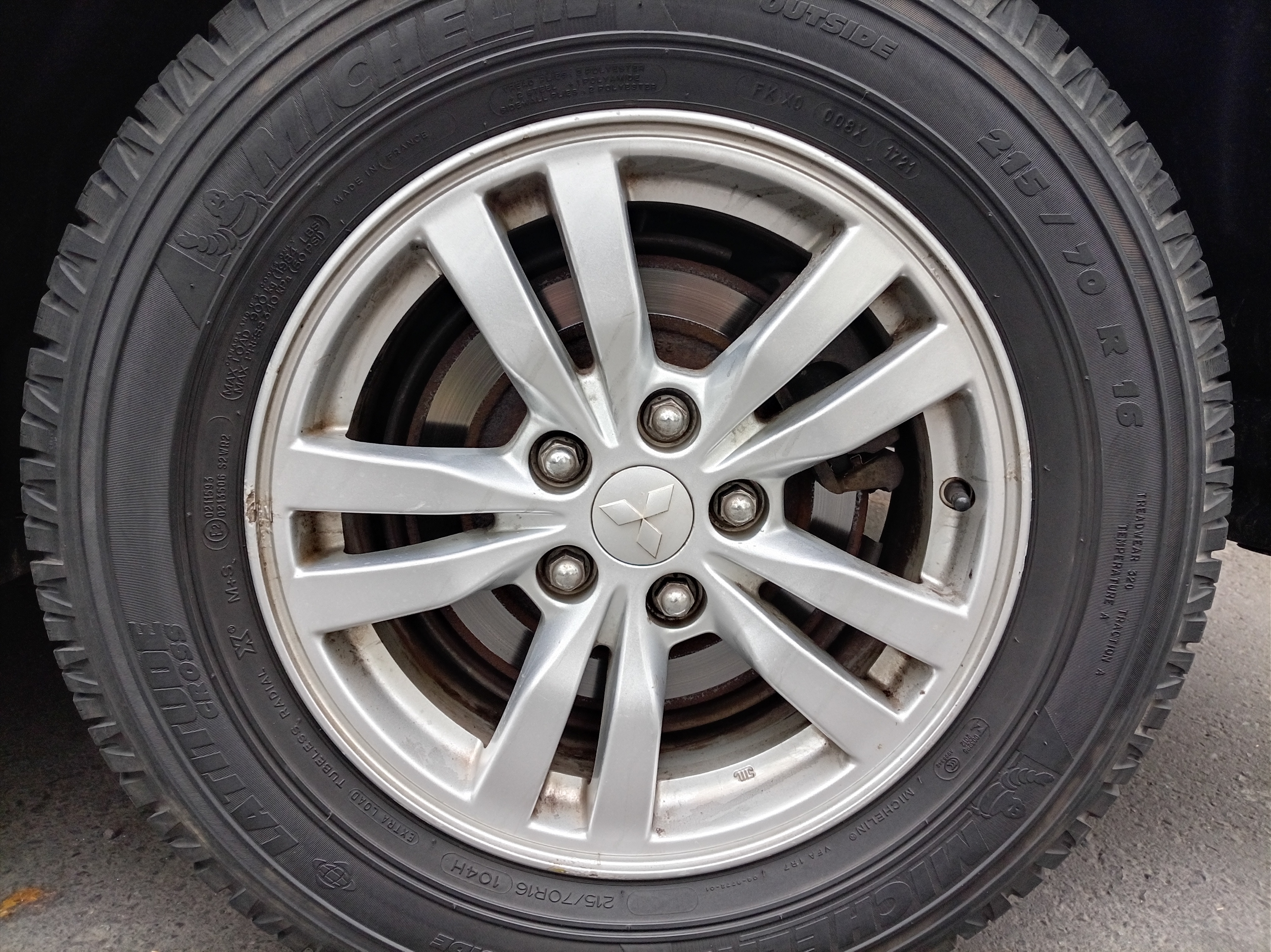 Mitsubishi OUTLANDER 19