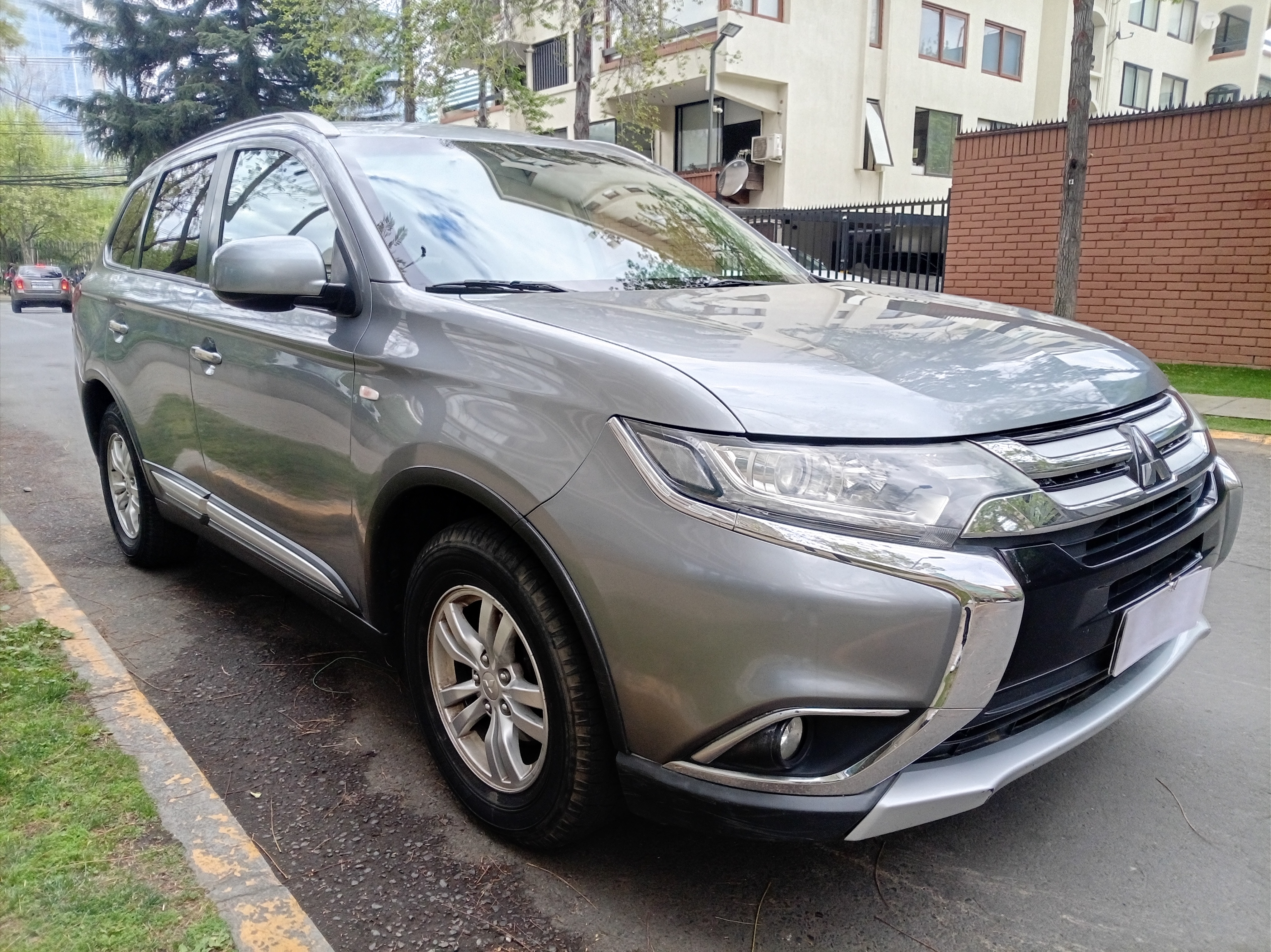 Mitsubishi OUTLANDER 3