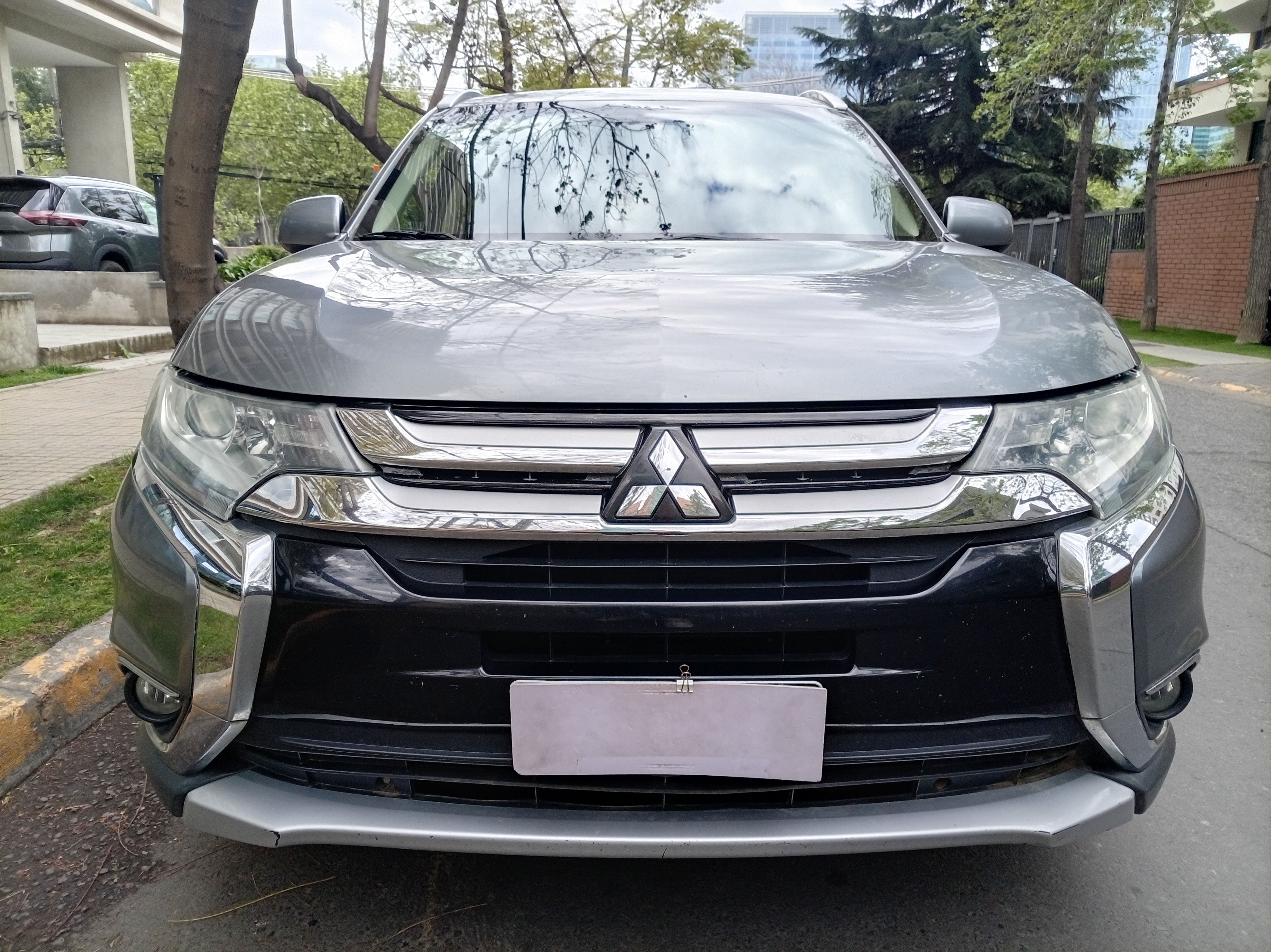 Mitsubishi OUTLANDER 2