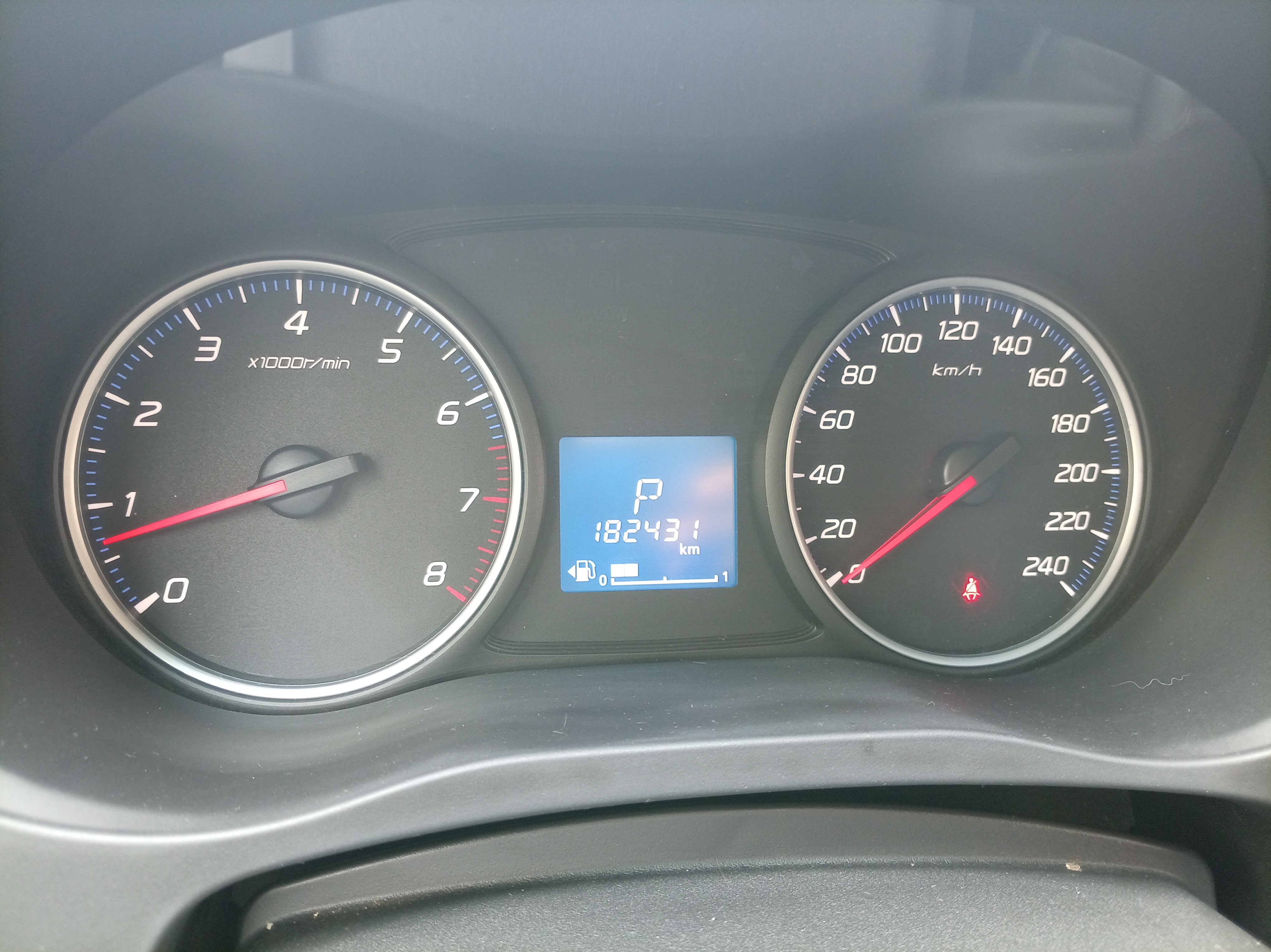 Mitsubishi OUTLANDER 7