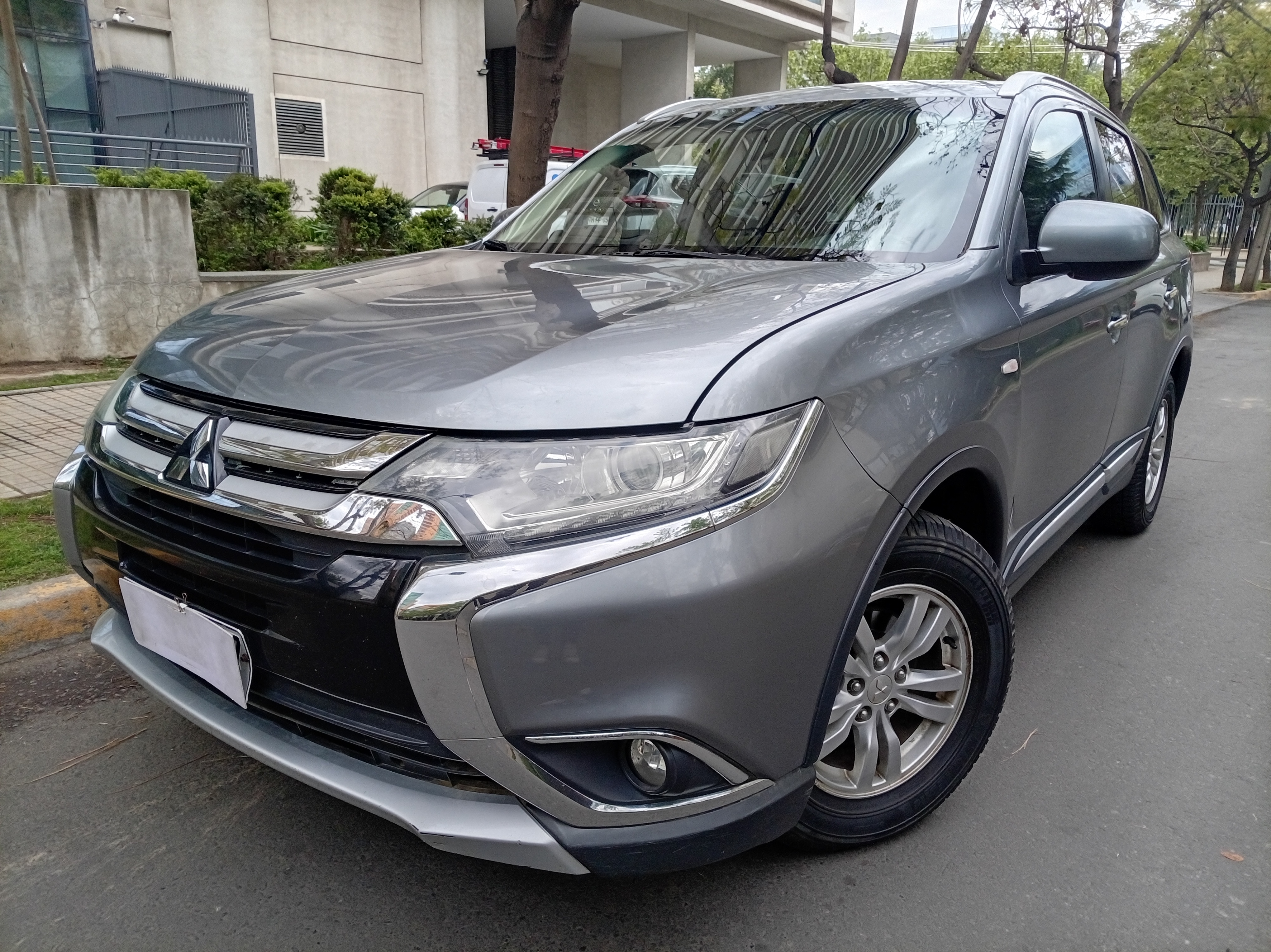 Mitsubishi OUTLANDER 20