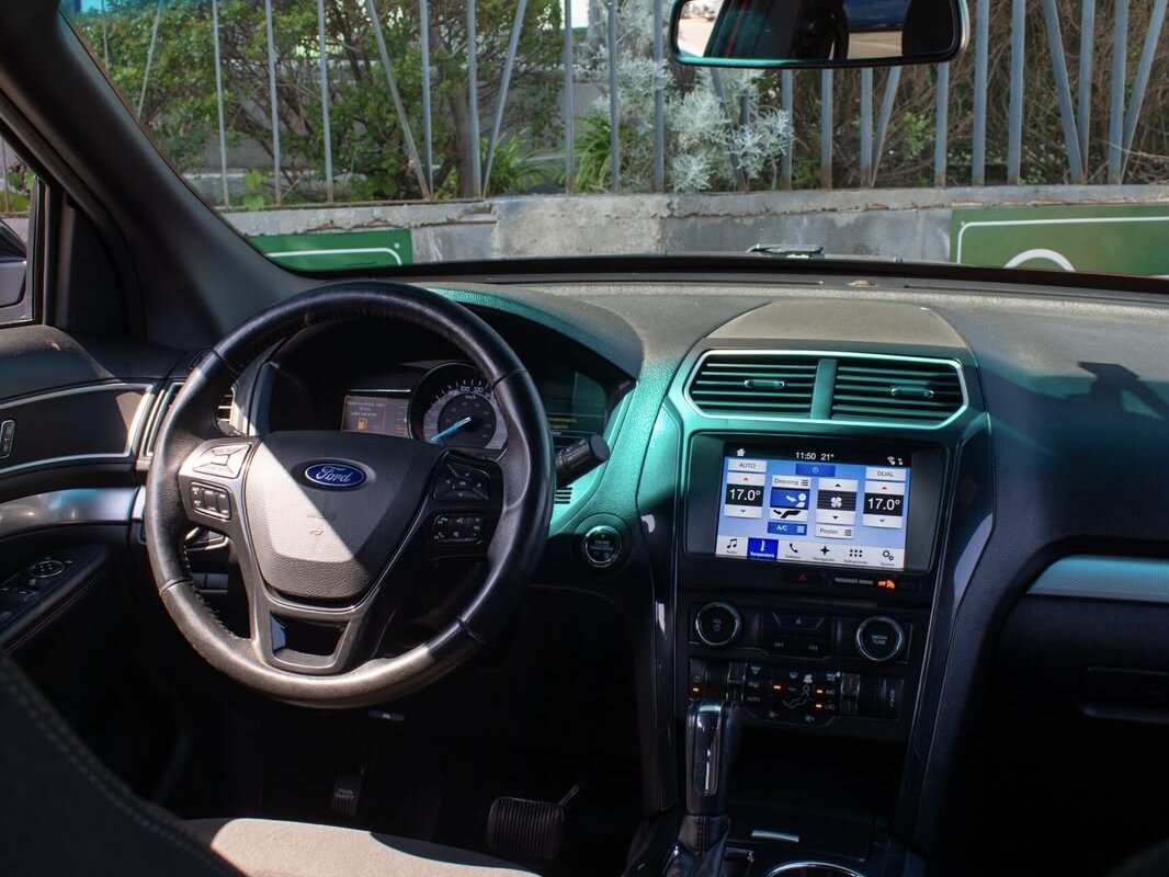 Ford Explorer 6